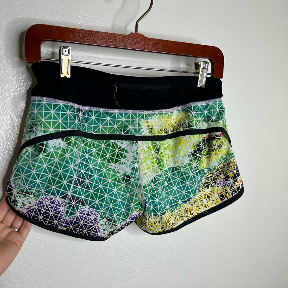 Lululemon Tracker Short II Paradise Grid 4 RARE - Picture 6 of 9